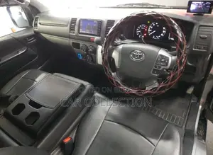 Toyota HiAce 2021 Silver