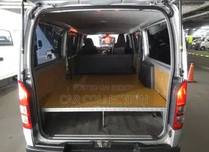 Toyota HiAce 2021 Silver
