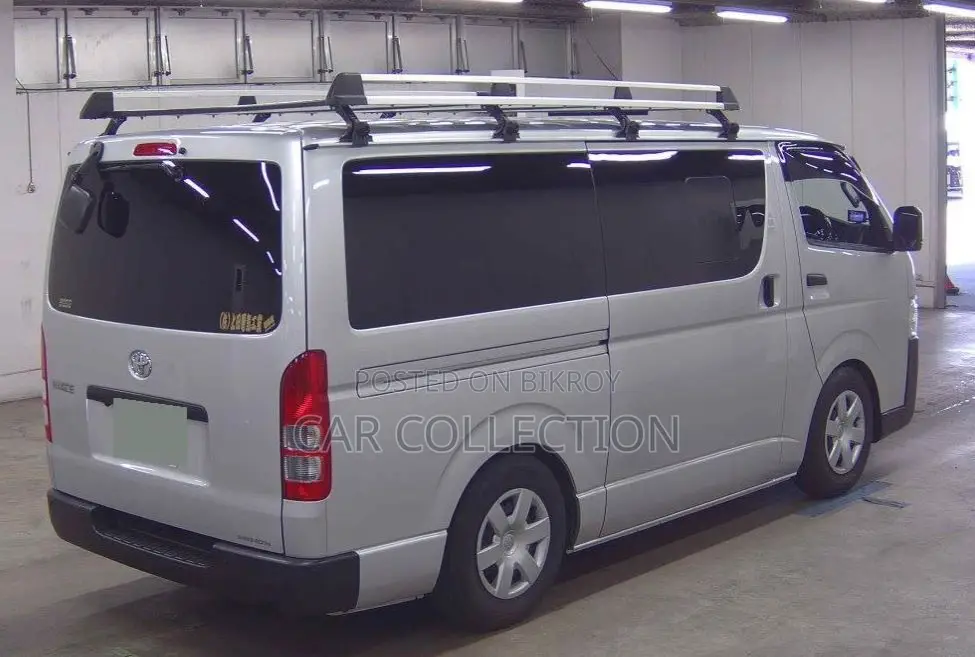Toyota HiAce 2021 Silver