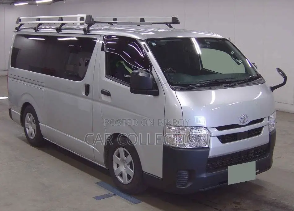 Toyota HiAce 2021 Silver