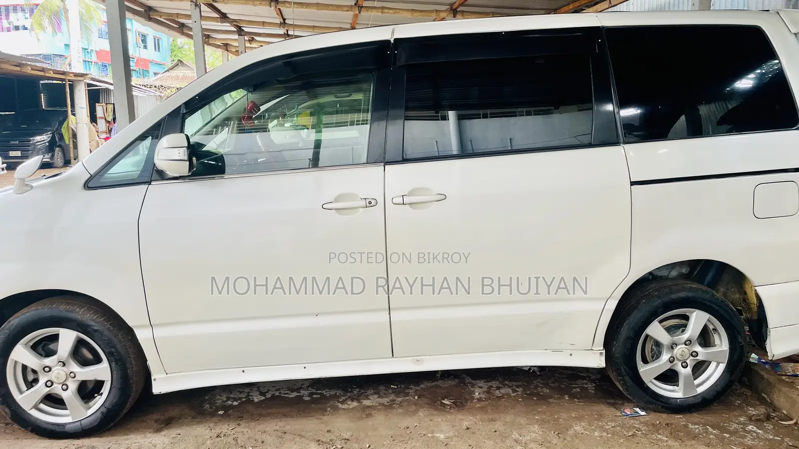 Toyota Noah 2.0 AWD (8 Seater) 2002 Pearl