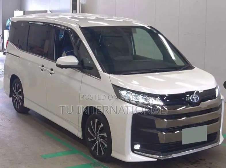 Toyota Noah 2023 Pearl