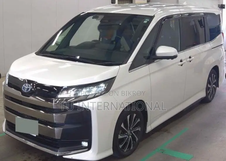 Toyota Noah 2023 Pearl