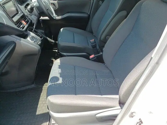 Toyota Noah 2021 Pearl
