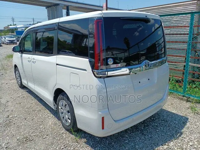 Toyota Noah 2021 Pearl