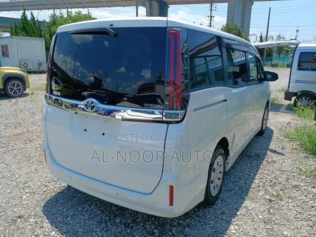 Toyota Noah 2021 Pearl