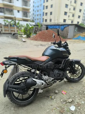 ইয়ামাহা এফজেডএস ভি৩ ২০২২ সবুজ