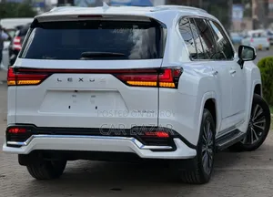 নতুন Lexus LX 600 2023 পার্ল
