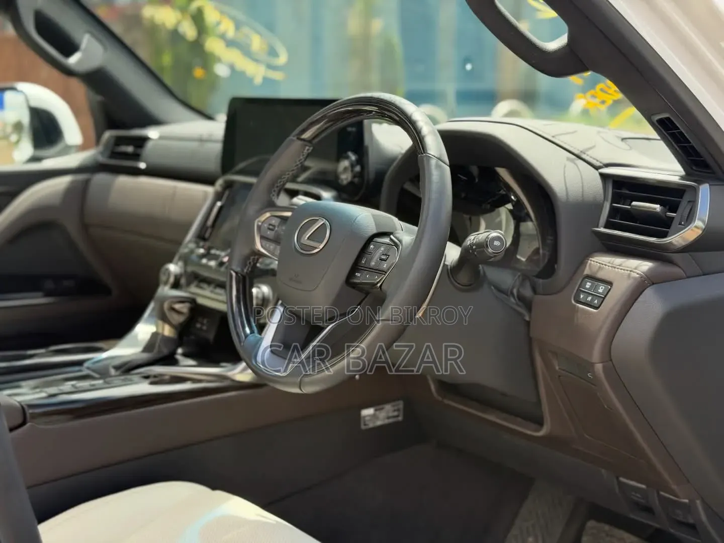 নতুন Lexus LX 600 2023 পার্ল