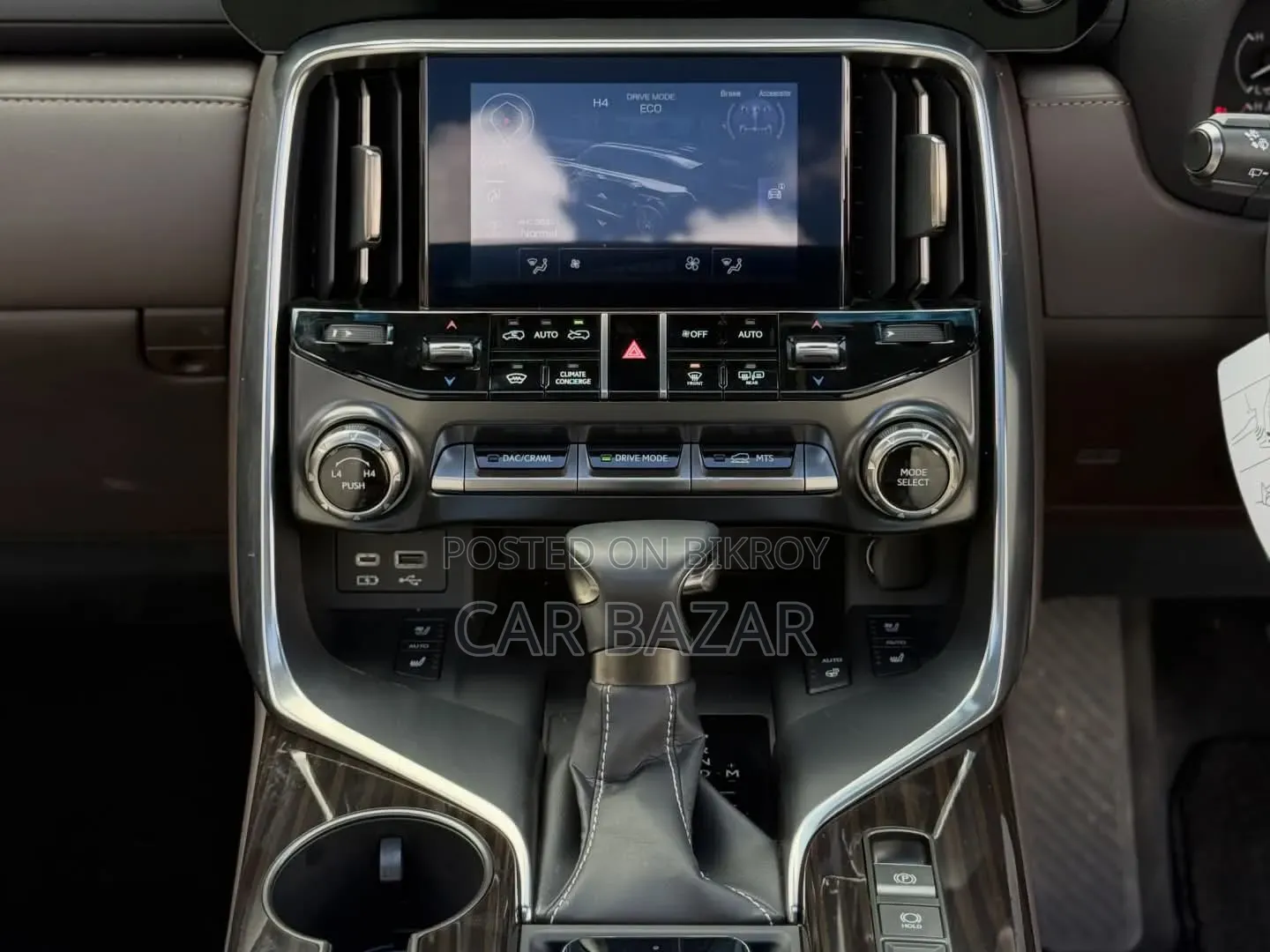 নতুন Lexus LX 600 2023 পার্ল