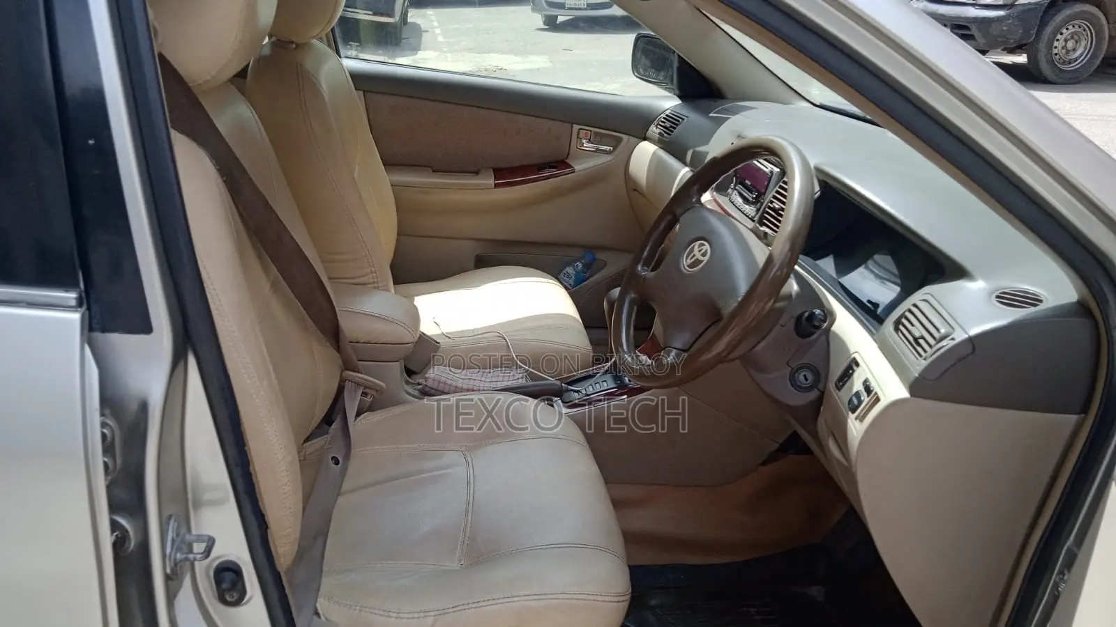 Toyota Corolla 2001 Gold