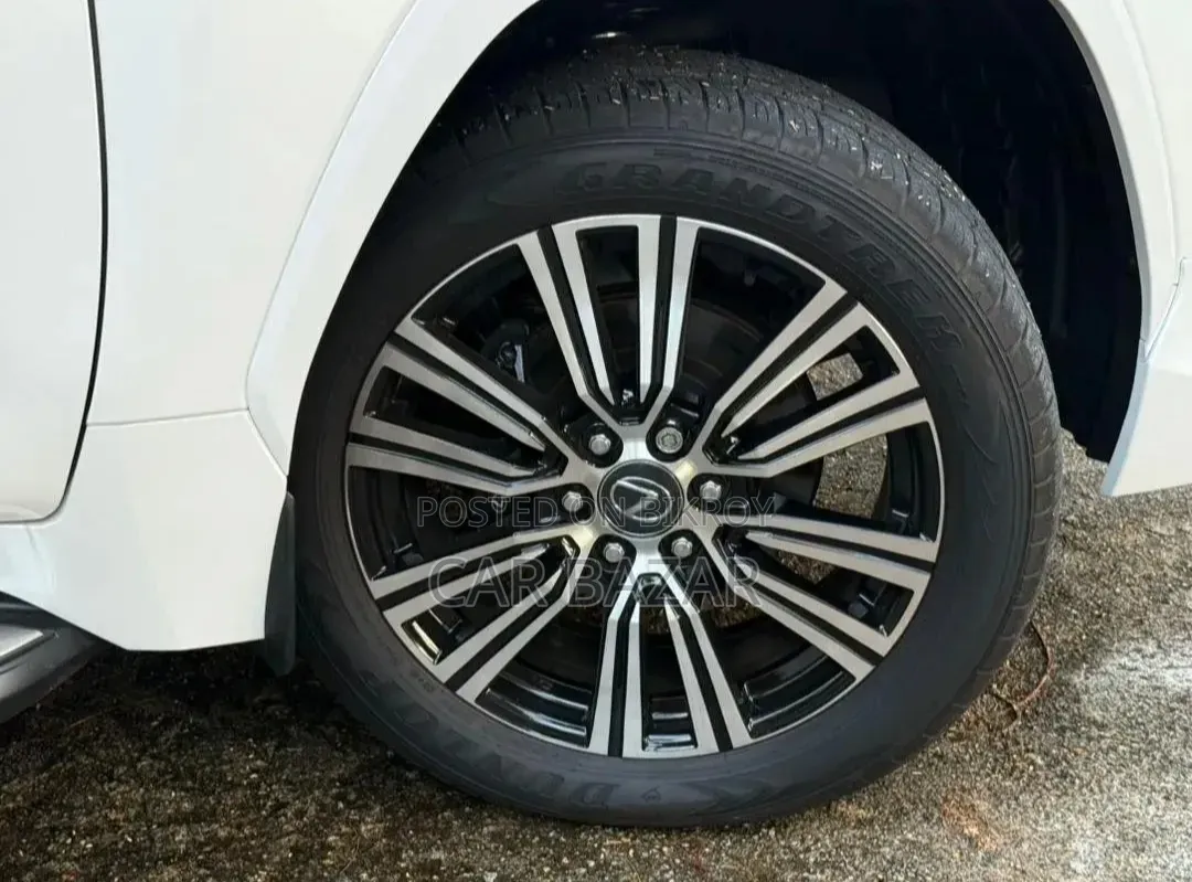 New Lexus LX 600 2023 Pearl
