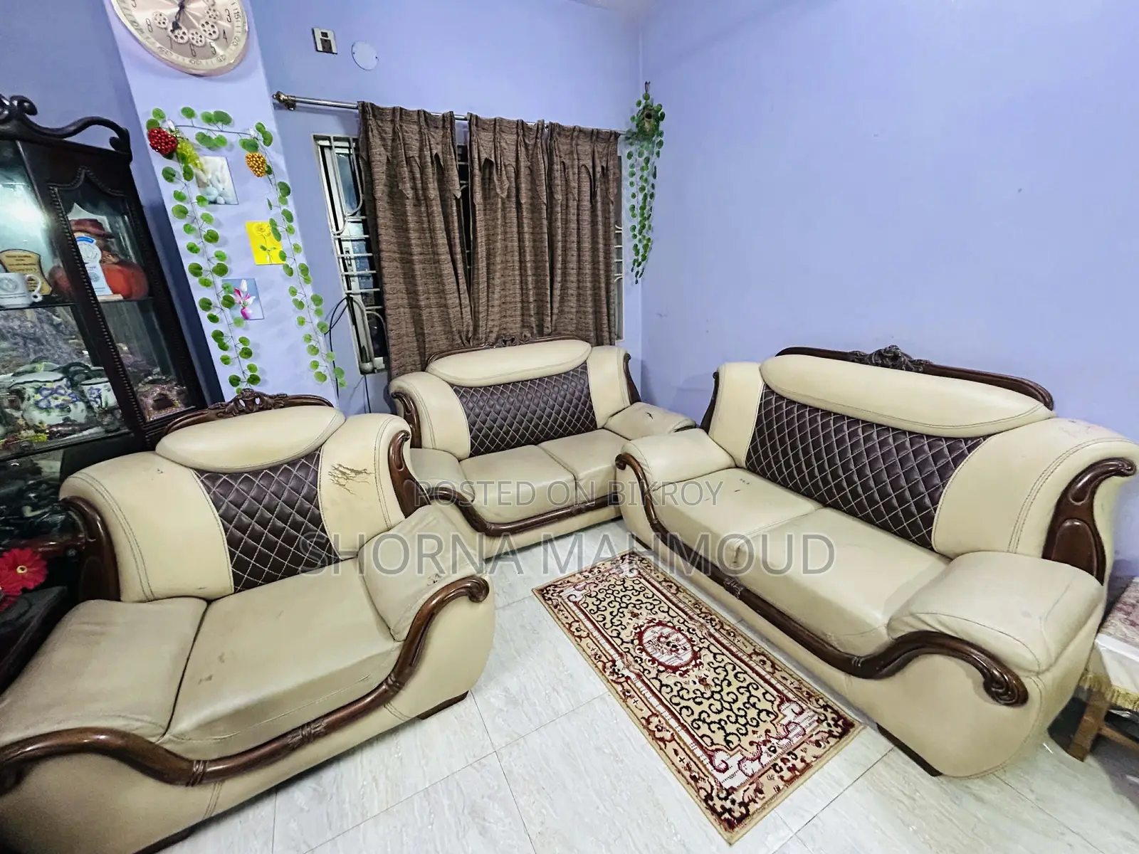 লেদার সোফা