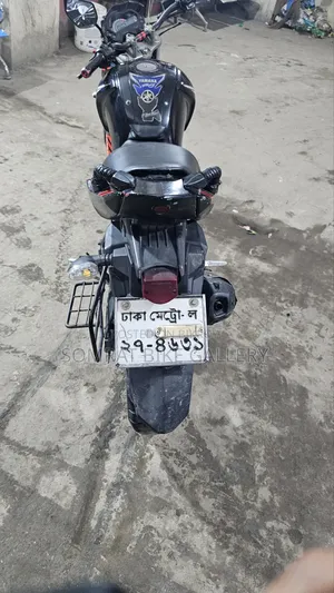 ইয়ামাহা এফজেড ২০১৫ কালো