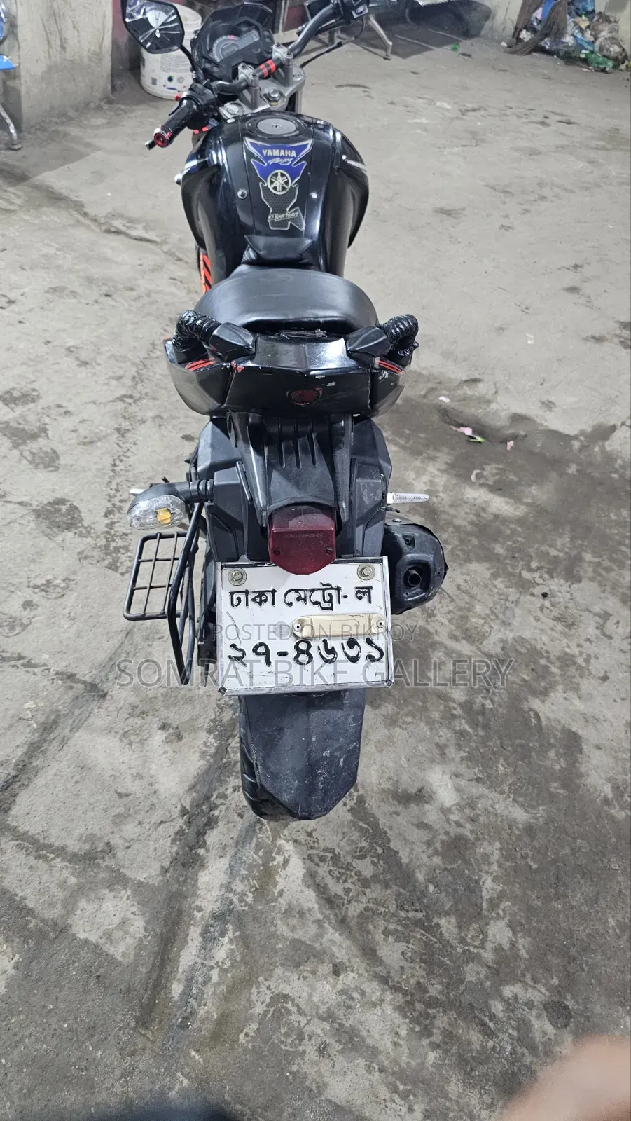 ইয়ামাহা এফজেড ২০১৫ কালো
