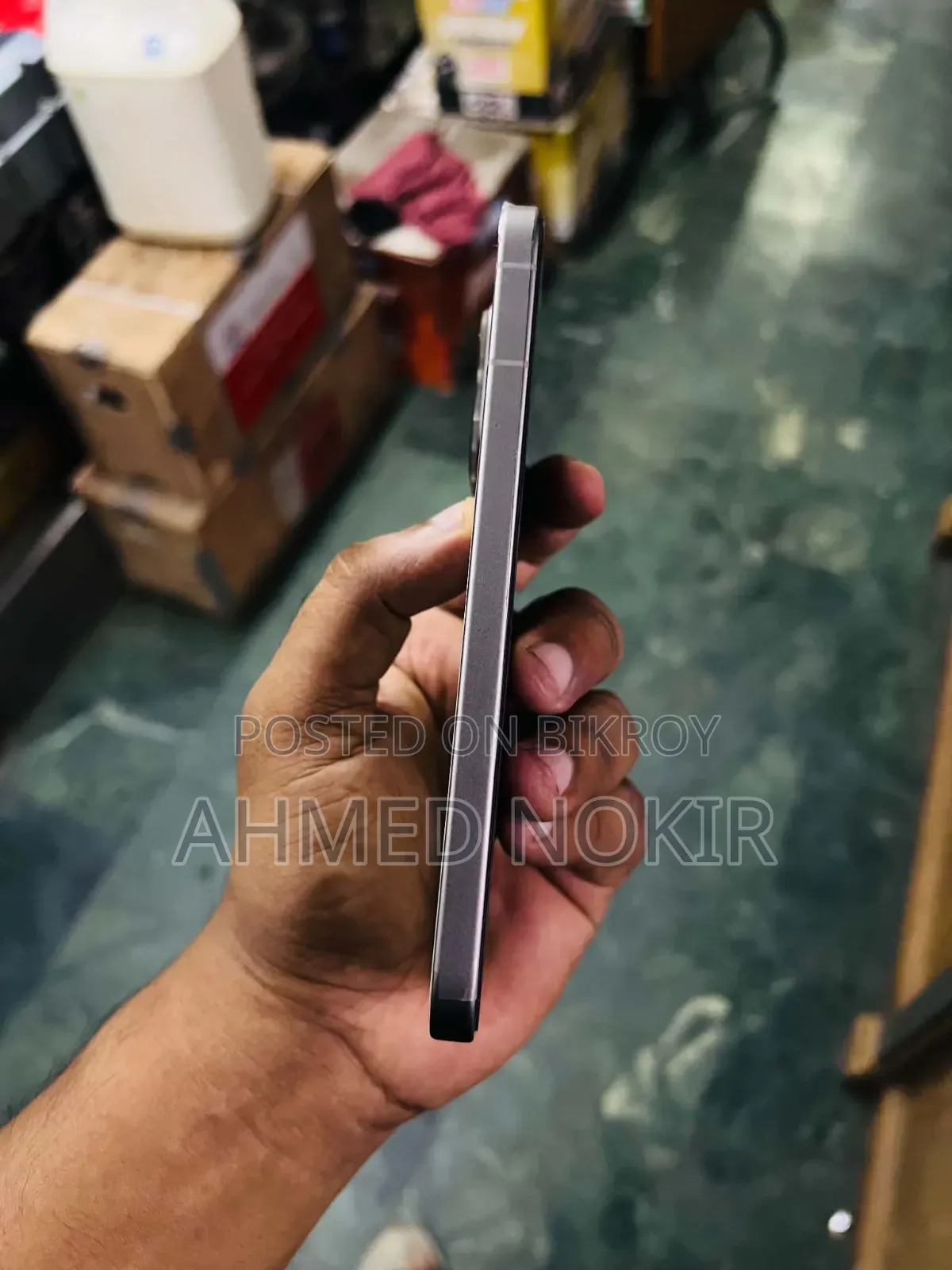 Vivo V70 256 GB Silver