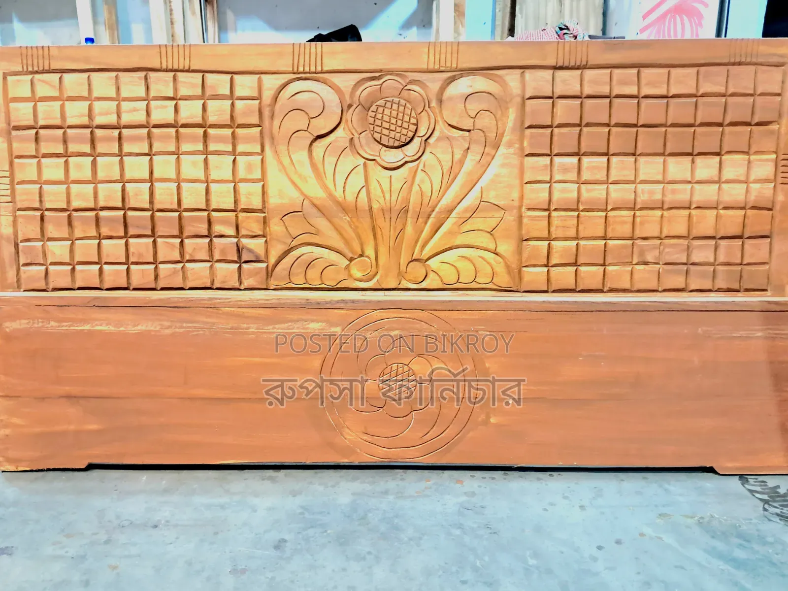 6/7 Feet Sami Box Bed