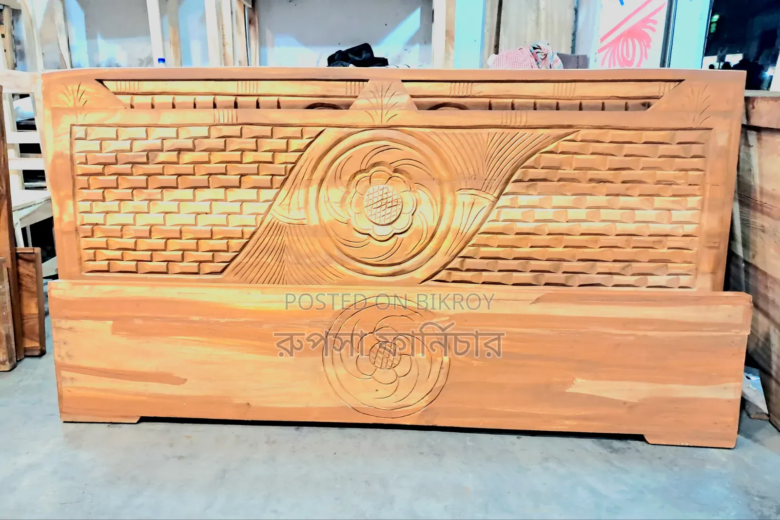 6/7 Feet Sami Box Bed