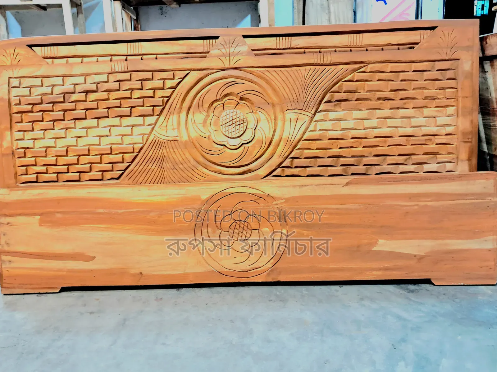6/7 Feet Sami Box Bed