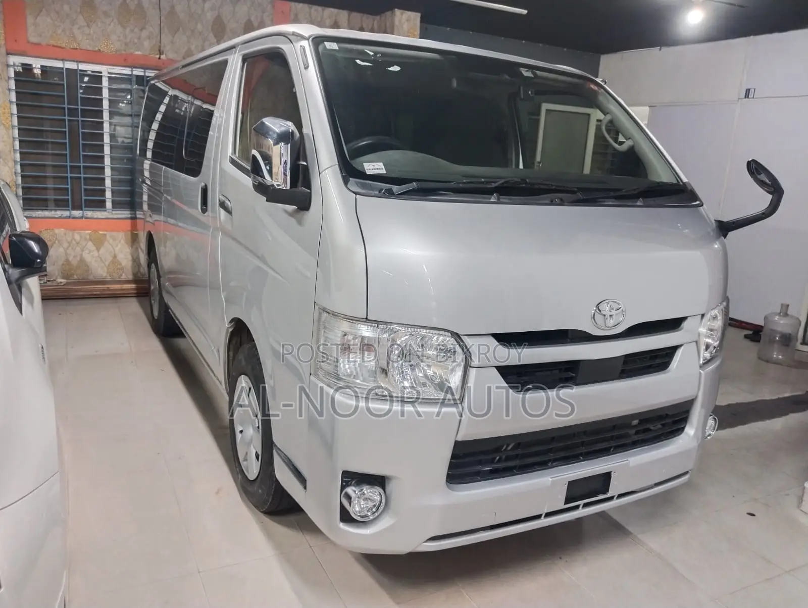Toyota HiAce 2021 Silver