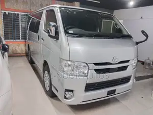 Toyota HiAce 2021 Silver