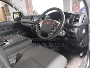 Toyota HiAce 2021 Silver