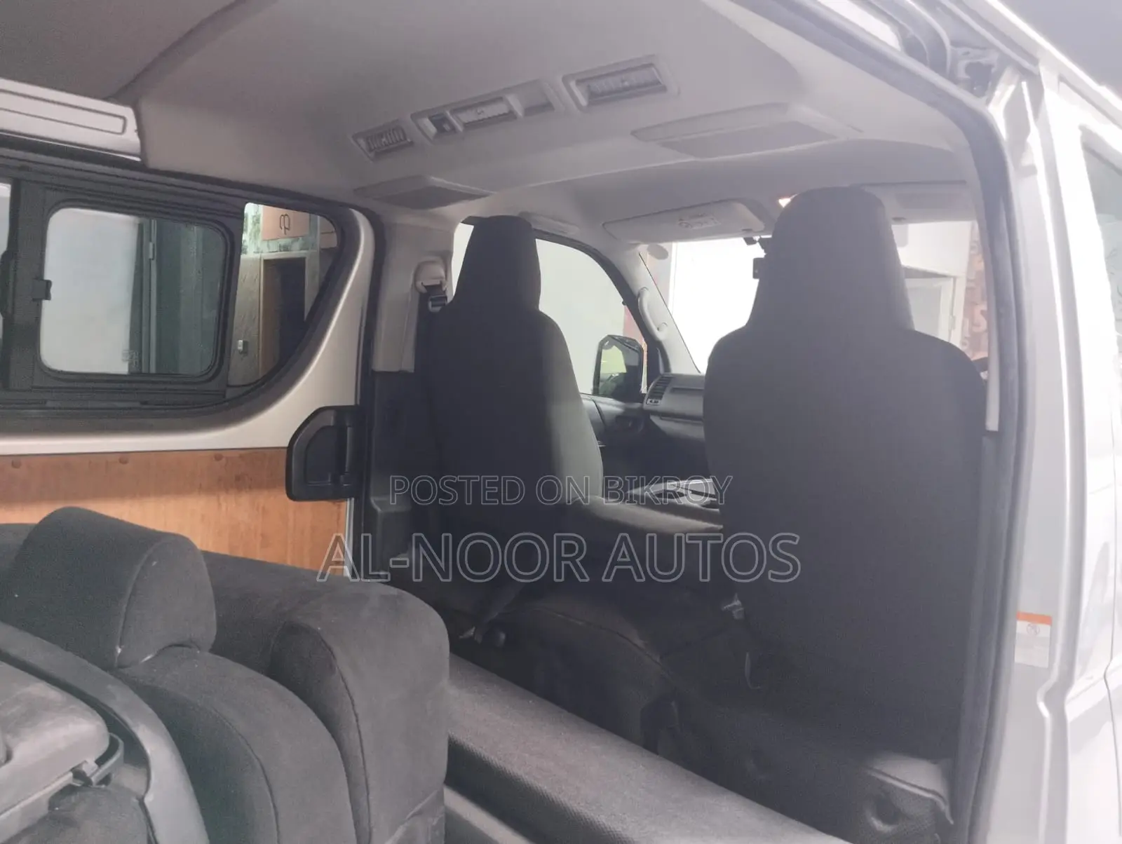 Toyota HiAce 2021 Silver