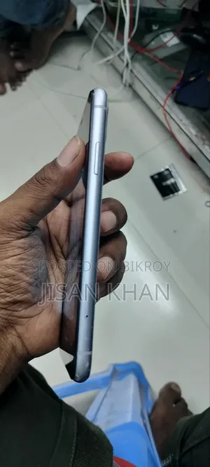 অ্যাপল আইফোন ১১ ৬৪ জিবি কালো