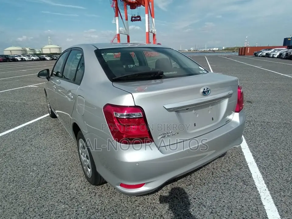 Toyota Axio 2021 Silver