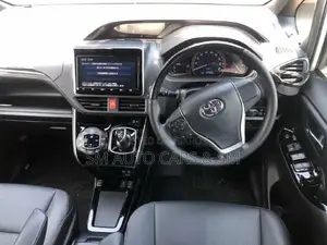 টয়োটা এস্কয়ার ২০২১ পার্ল