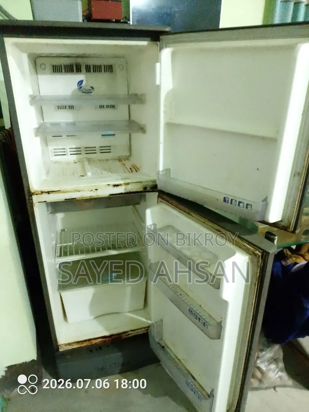 Walton Non Frost Fridge