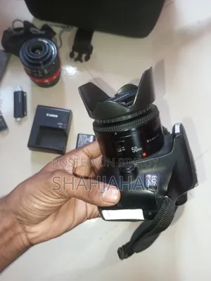 Canon 1300D Camera