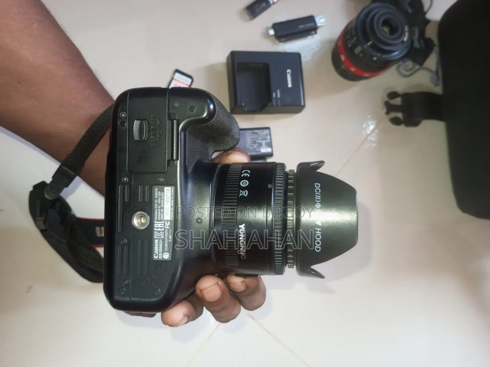 Canon 1300D Camera
