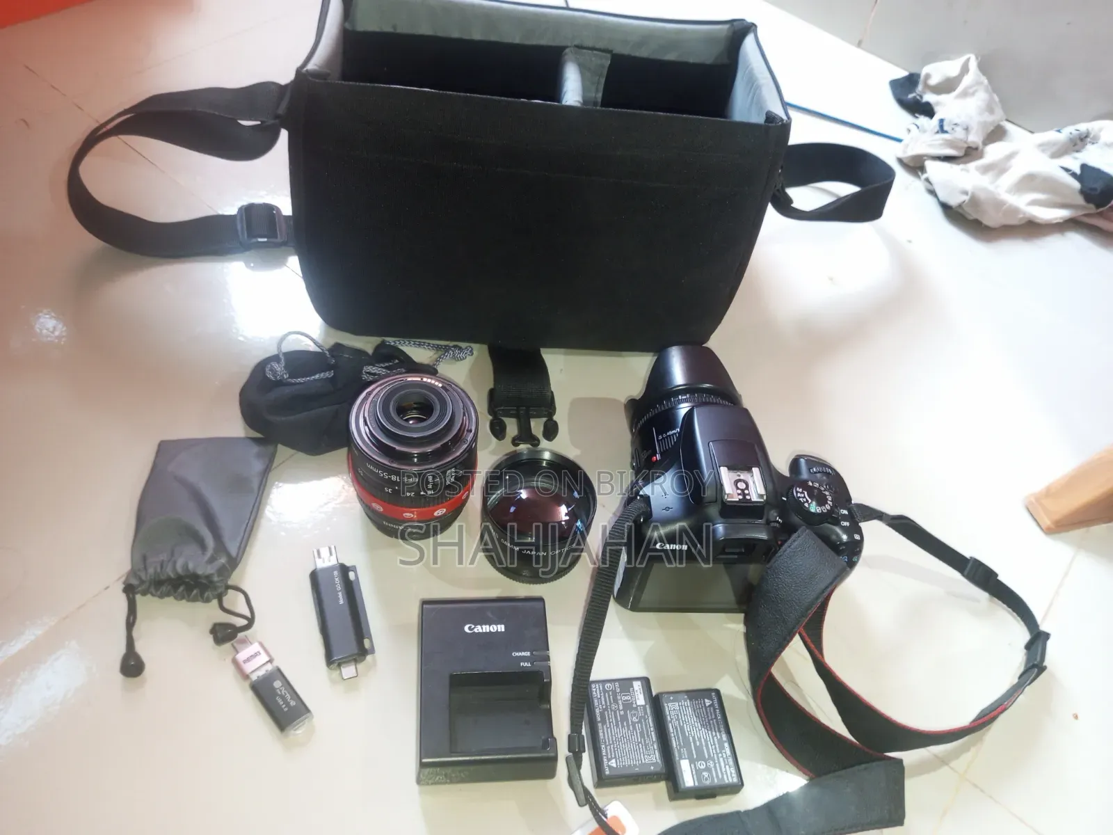 Canon 1300D Camera