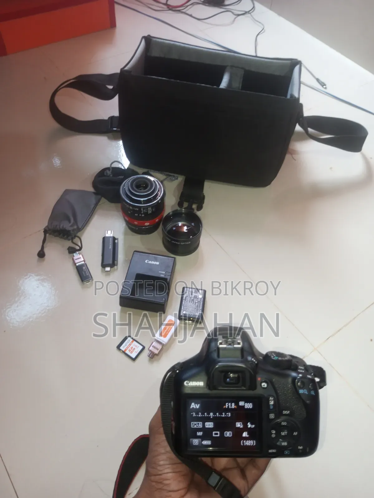 Canon 1300D Camera