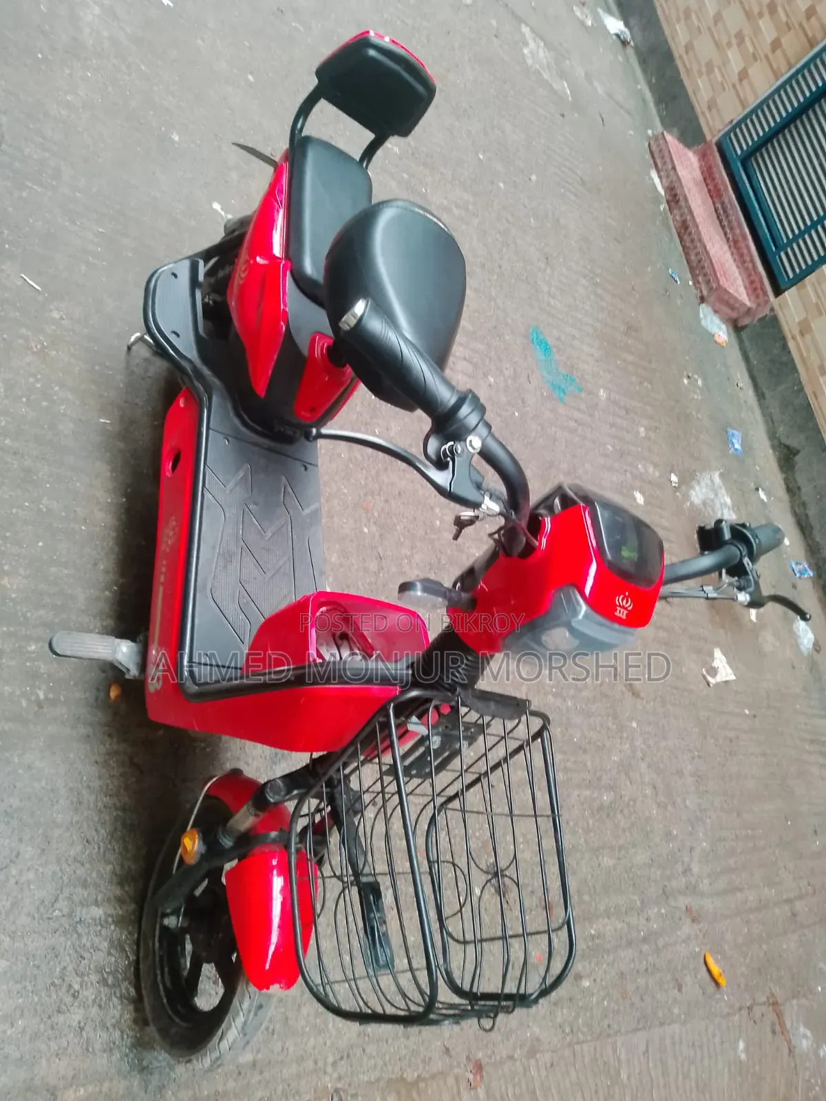 মোটরসাইকেল ২০২৬ লাল