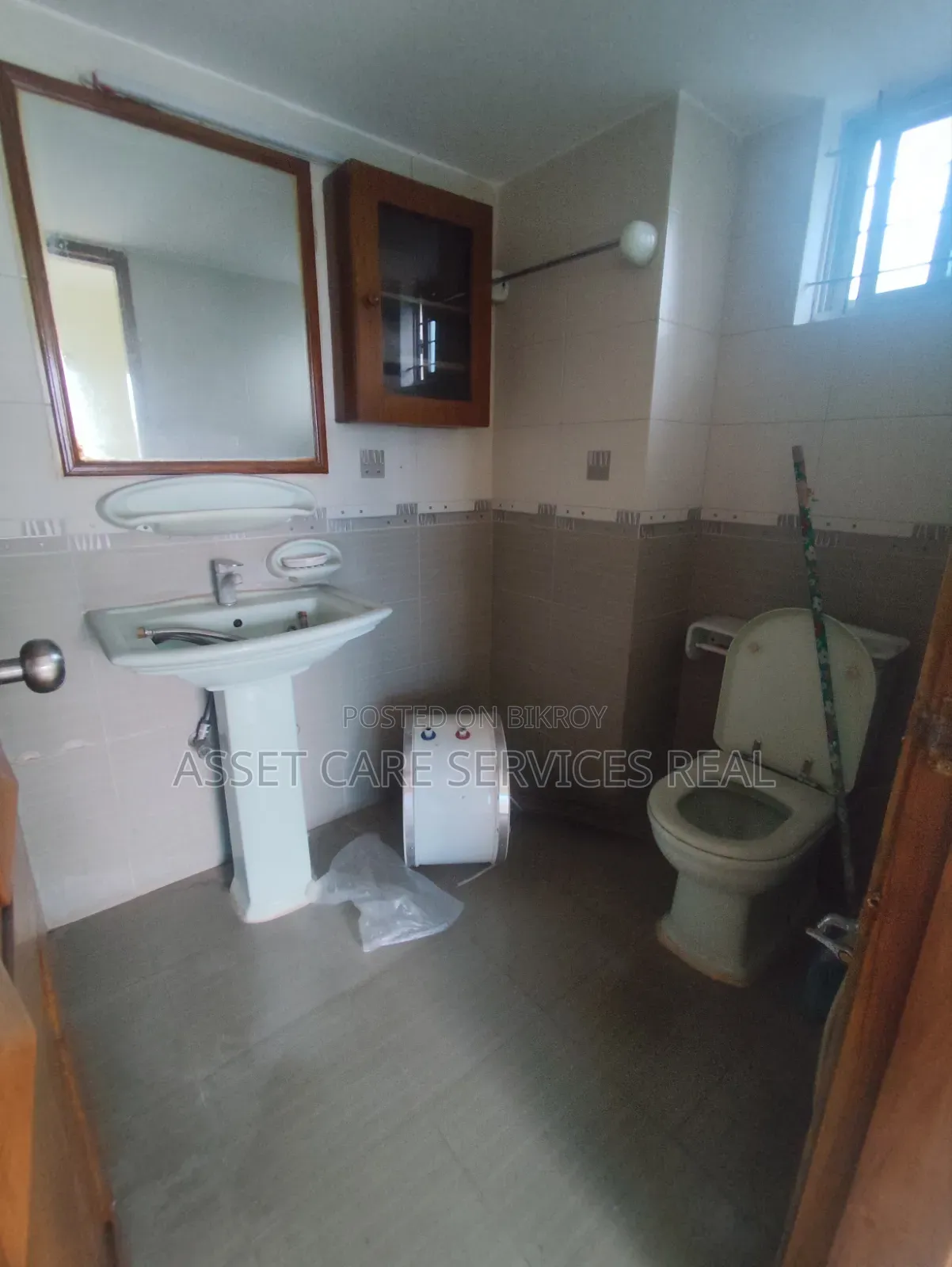 4bdrm Apartment in Gulshan for Sale