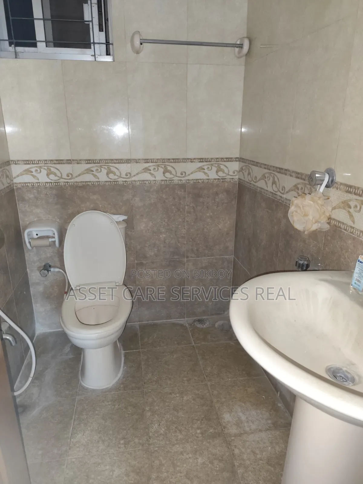 4bdrm Apartment in Gulshan for Sale