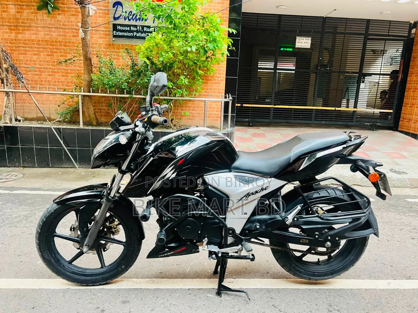 TVS Apache RTR 160 4V 2022 Black