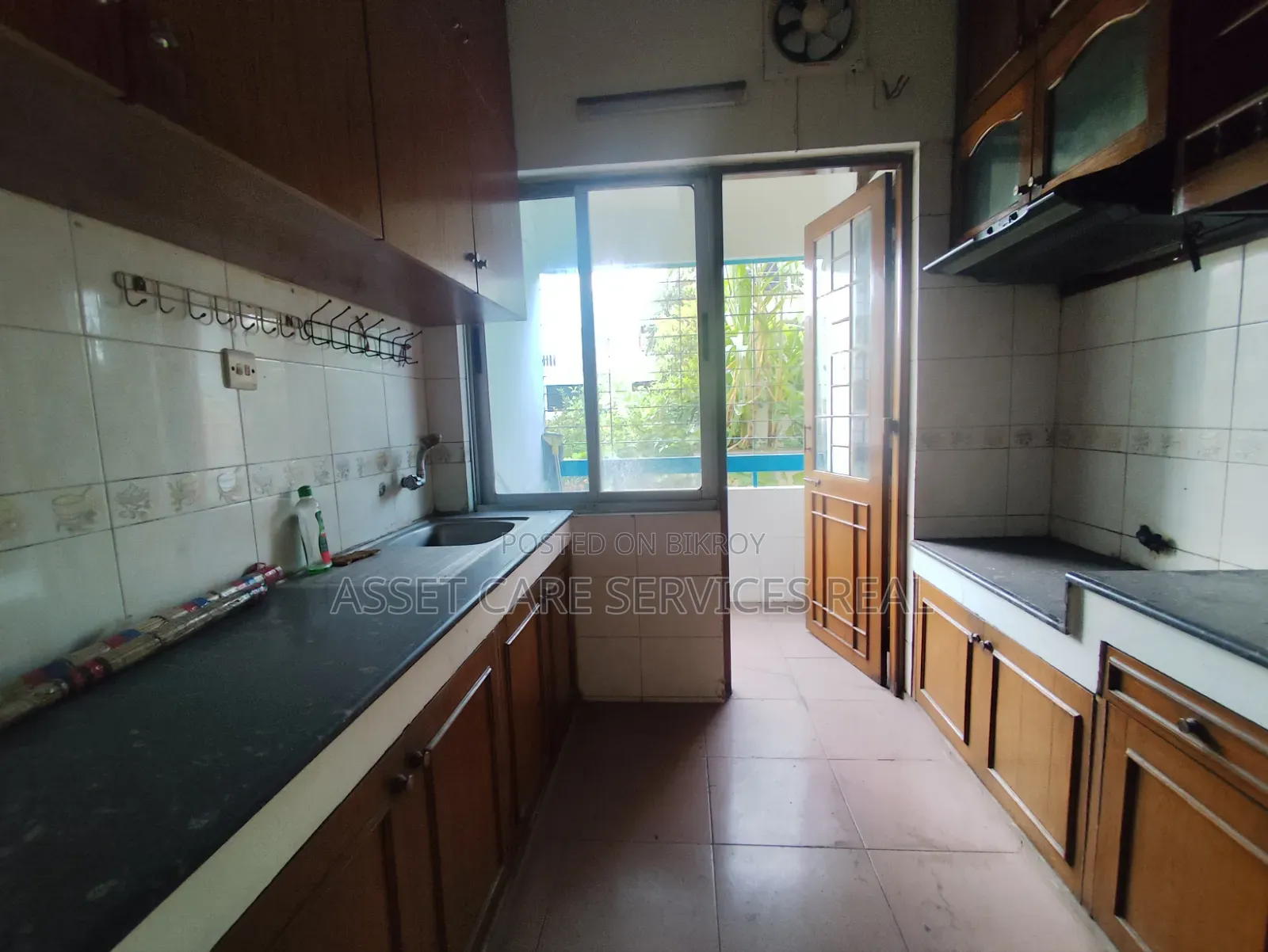4bdrm Apartment in Gulshan for Sale