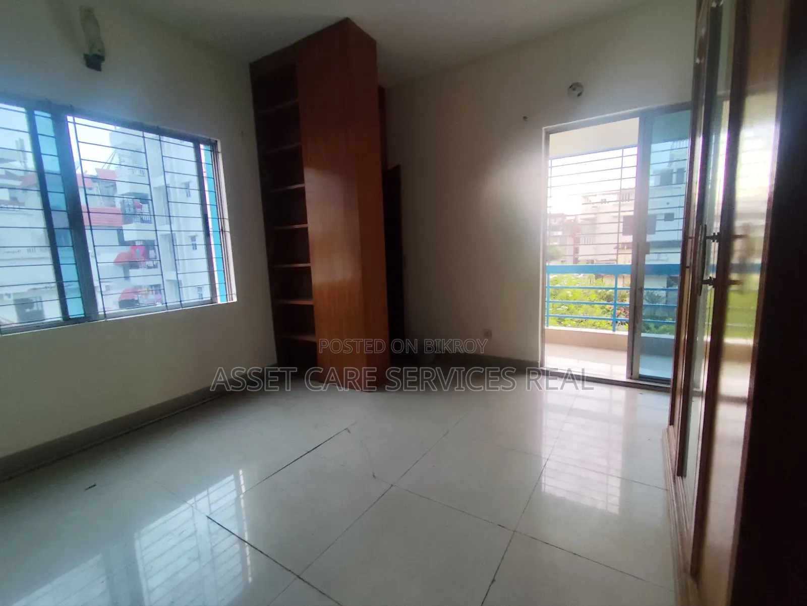 4bdrm Apartment in Gulshan for Sale