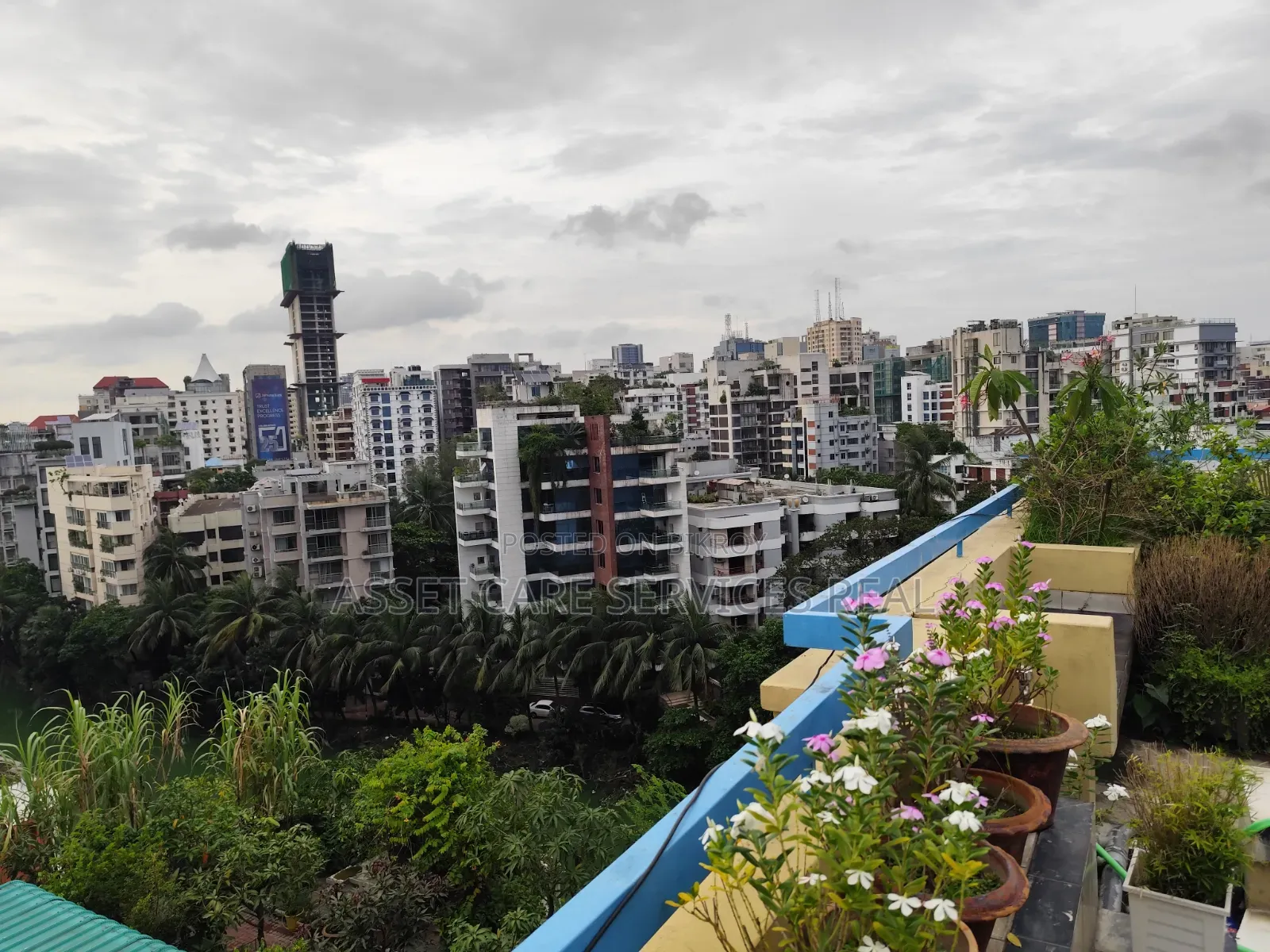 4bdrm Apartment in Gulshan for Sale