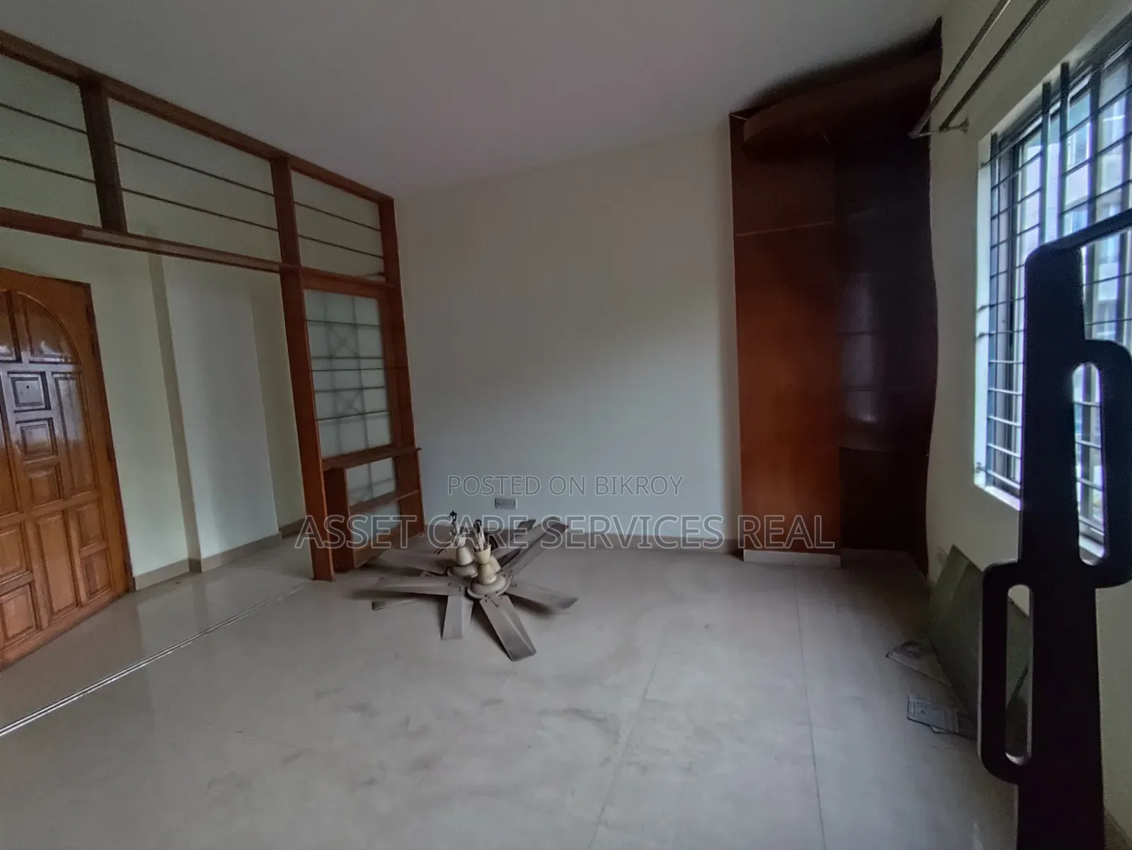 4bdrm Apartment in Gulshan for Sale