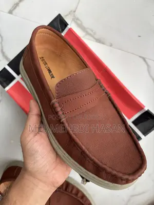 লেদার লোফার
