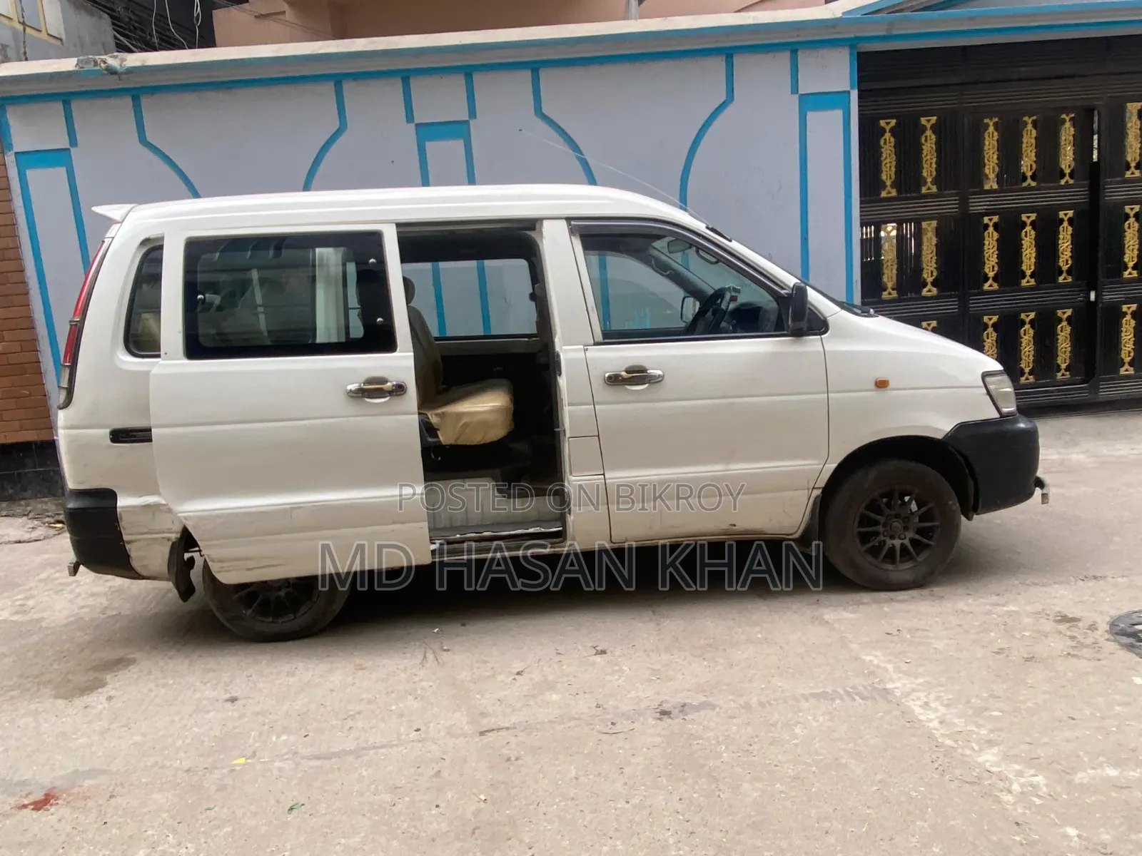 Toyota Noah 2002 White