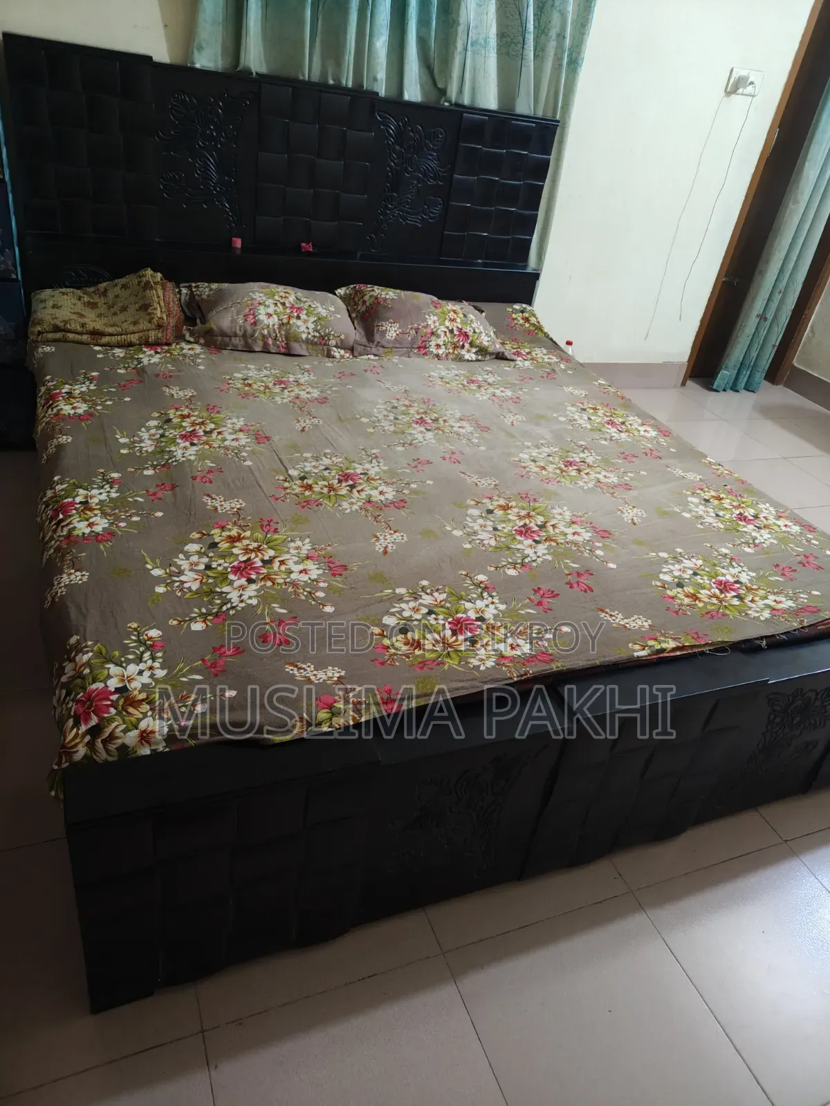 Semi-box bed made of Malaysian wood for sale