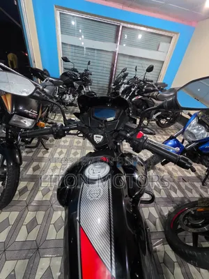 TVS Apache RTR 160 2v Refresh X-Connect 2025 Black