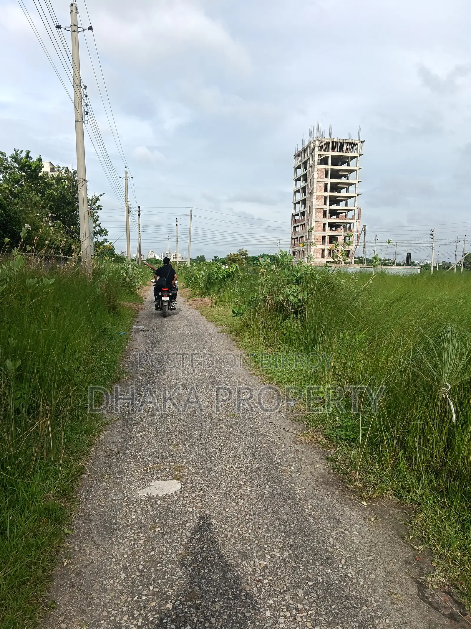 Metro Station 3 Katha North at Sector-16/H