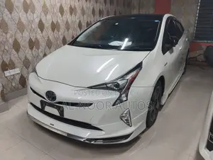 Toyota Prius 2018 Pearl