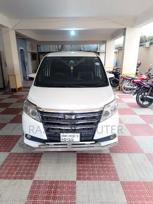 Toyota Noah 2.0 AWD (7 Seater) 2016 Pearl